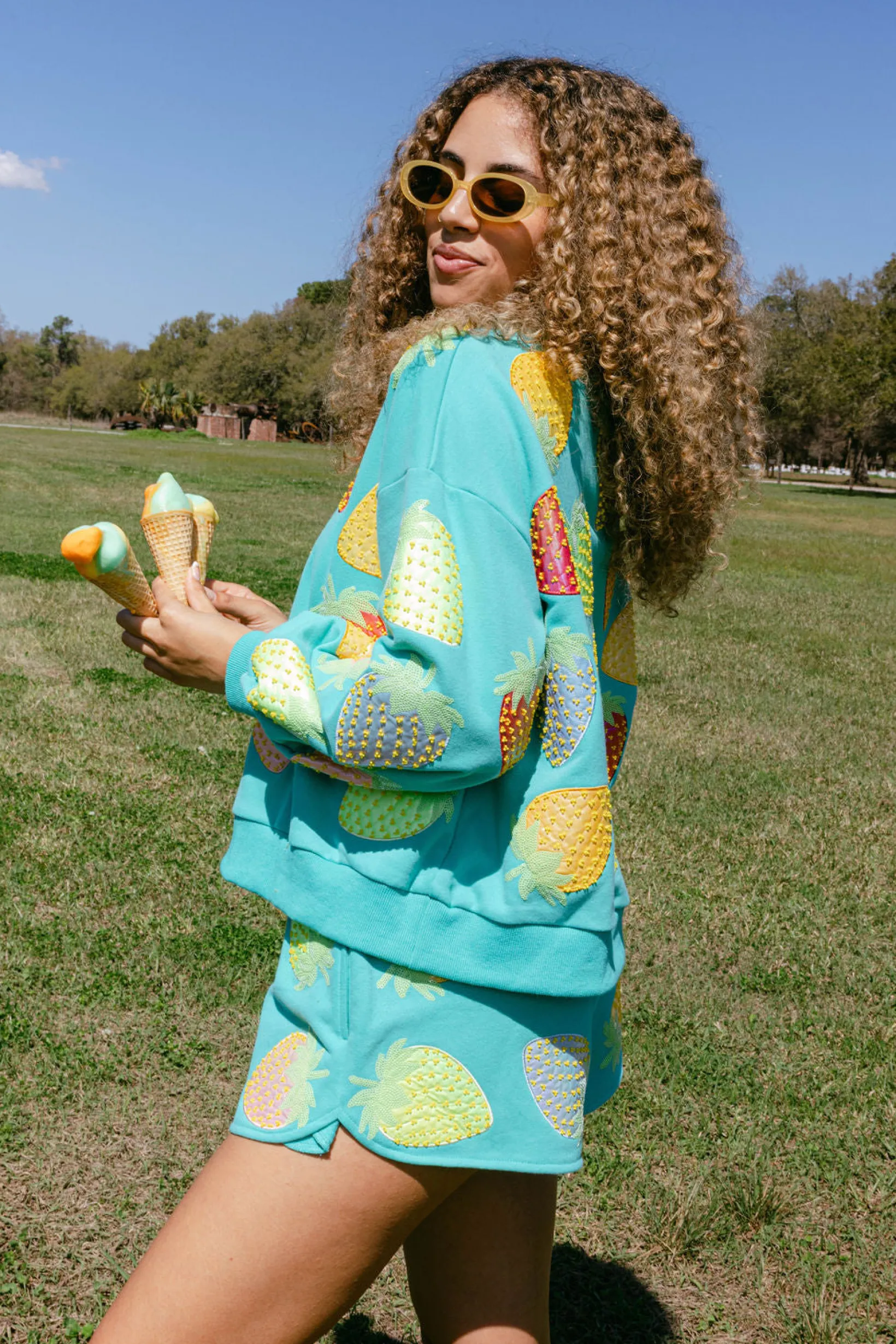 Aqua Scattered Strawberry Short