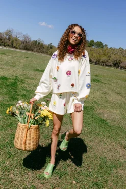 Beige Flower Type Scattered Short