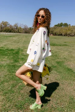 Beige Flower Type Scattered Short