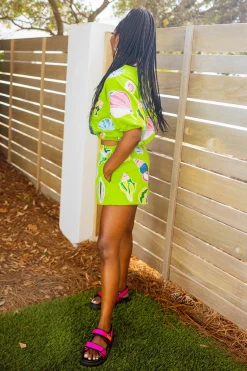 Green Colorblock Shells Bubble Top