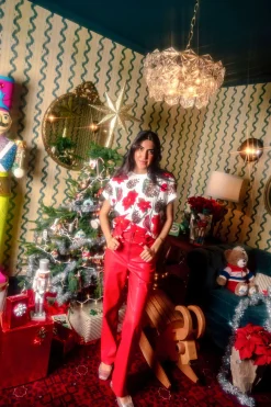 White Poinsettia & Pine Cone Tee